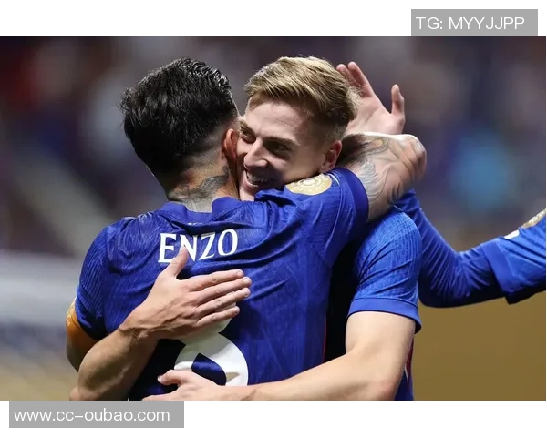 德拉普获PFA年度最佳年轻球员奖项官方晒领奖照片引关注 德拉普获PFA年度最佳年轻球员奖项官方晒领奖照片引关注