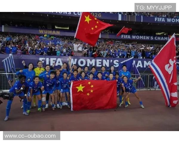 武汉车谷江大女足迎战奥克兰联现场观众人数创下新高达到32318人