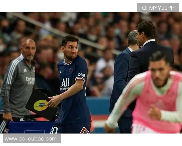 梅西与穆赫塔尔赛后互换球衣引发热议光膀子成新潮流