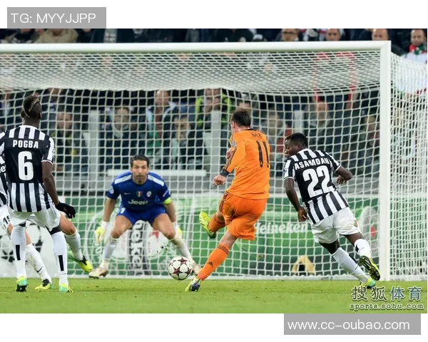 奥多贝尔精准传中特尔头球击中横梁险些破门