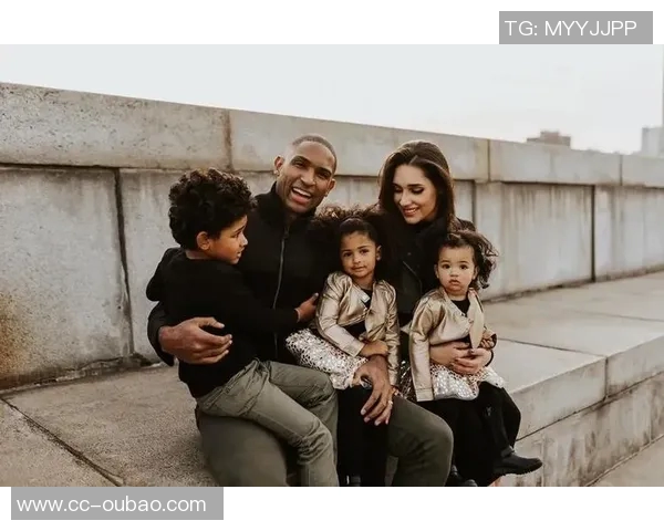 霍福德的妻子:多米尼加首位环球小姐身高188才貌双全令人艳羡 霍福德的妻子:多米尼加首位环球小姐身高188才貌双全令人艳羡