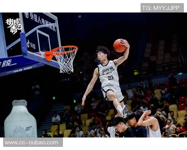 马祖拉质疑球员表现小乔丹四天前还在街头如今回扣篮引发热议 马祖拉质疑球员表现小乔丹四天前还在街头如今回扣篮引发热议