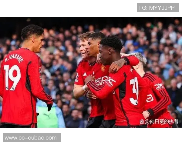 B费庆祝曼联生涯300场里程碑分享精彩瞬间与球迷共庆荣耀时刻 B费庆祝曼联生涯300场里程碑分享精彩瞬间与球迷共庆荣耀时刻