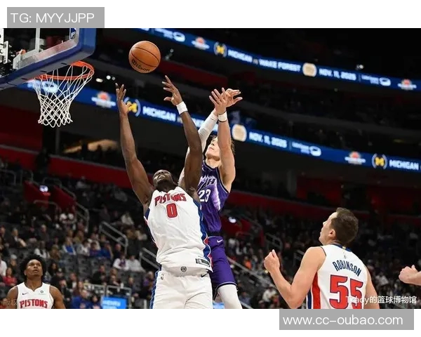 内外结合！米切尔与小莫布里上半场各自贡献12分5篮板2助攻表现出色