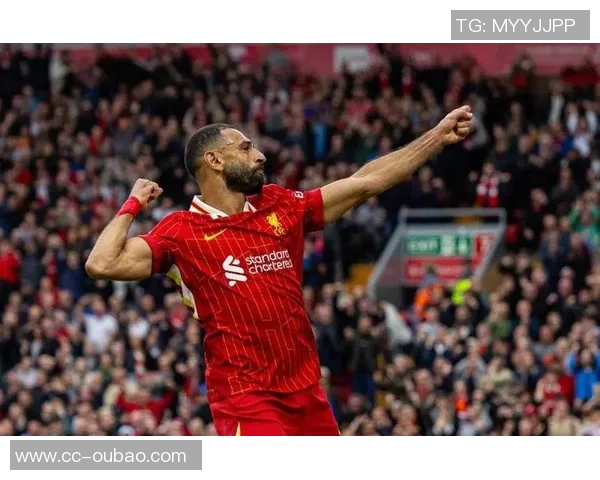 哈格里夫斯称姆伯莫技术能力被低估如同萨拉赫般出色 哈格里夫斯称姆伯莫技术能力被低估如同萨拉赫般出色