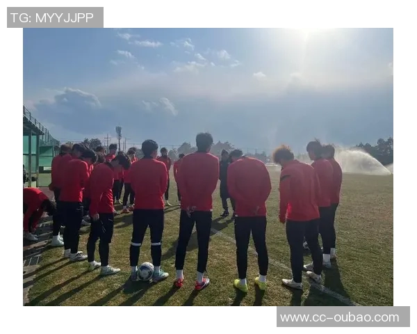 上海海港B队抵达昆明海埂基地开启三周冬训备战新赛季