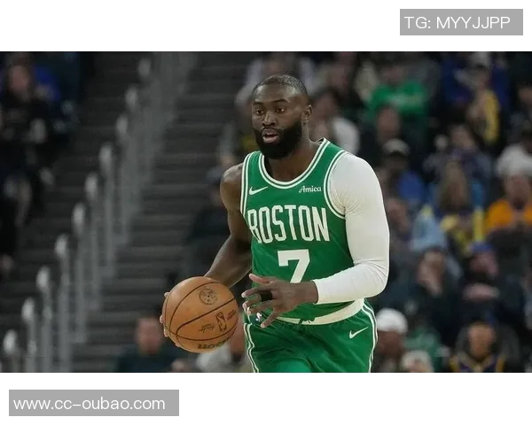 杰伦布朗三节狂砍41分6篮板2助攻正负值高达36展现统治力